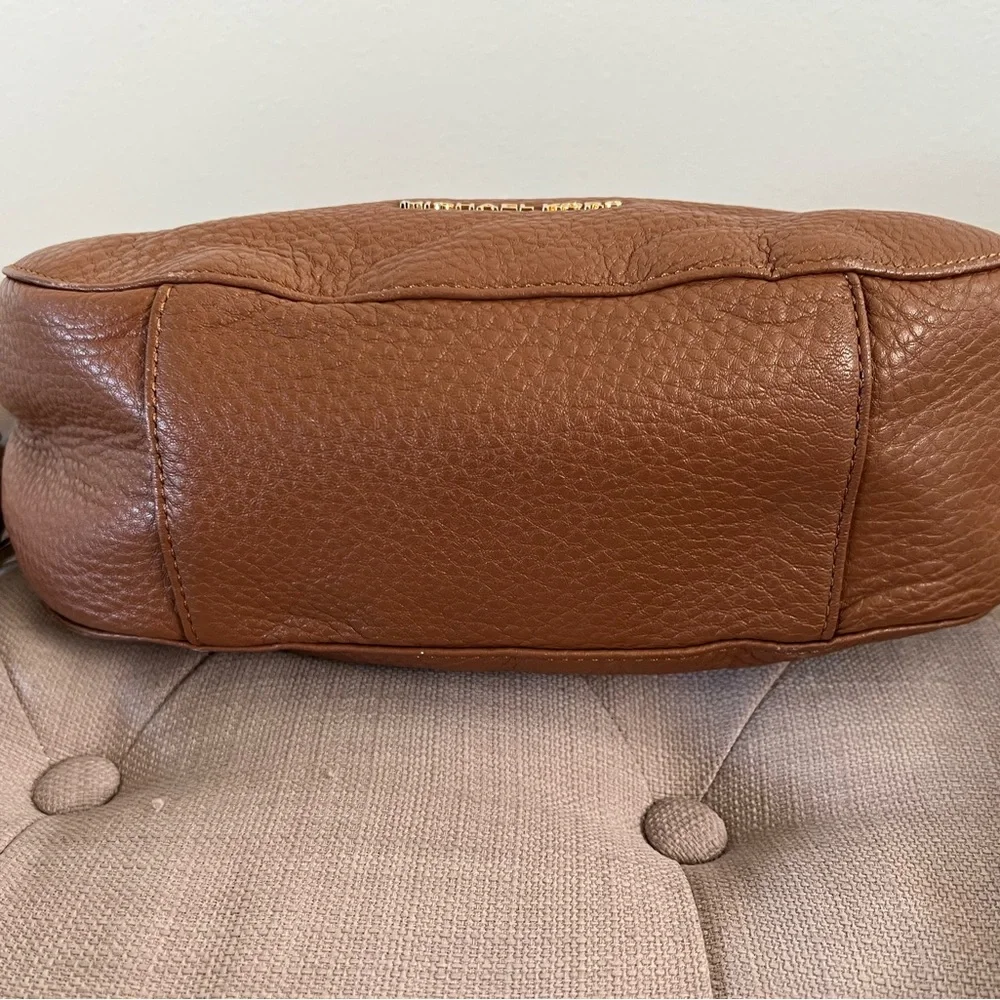 Authentic Michael Kors Leather Crossbody Shoulder Bag - Picture 3 of 10